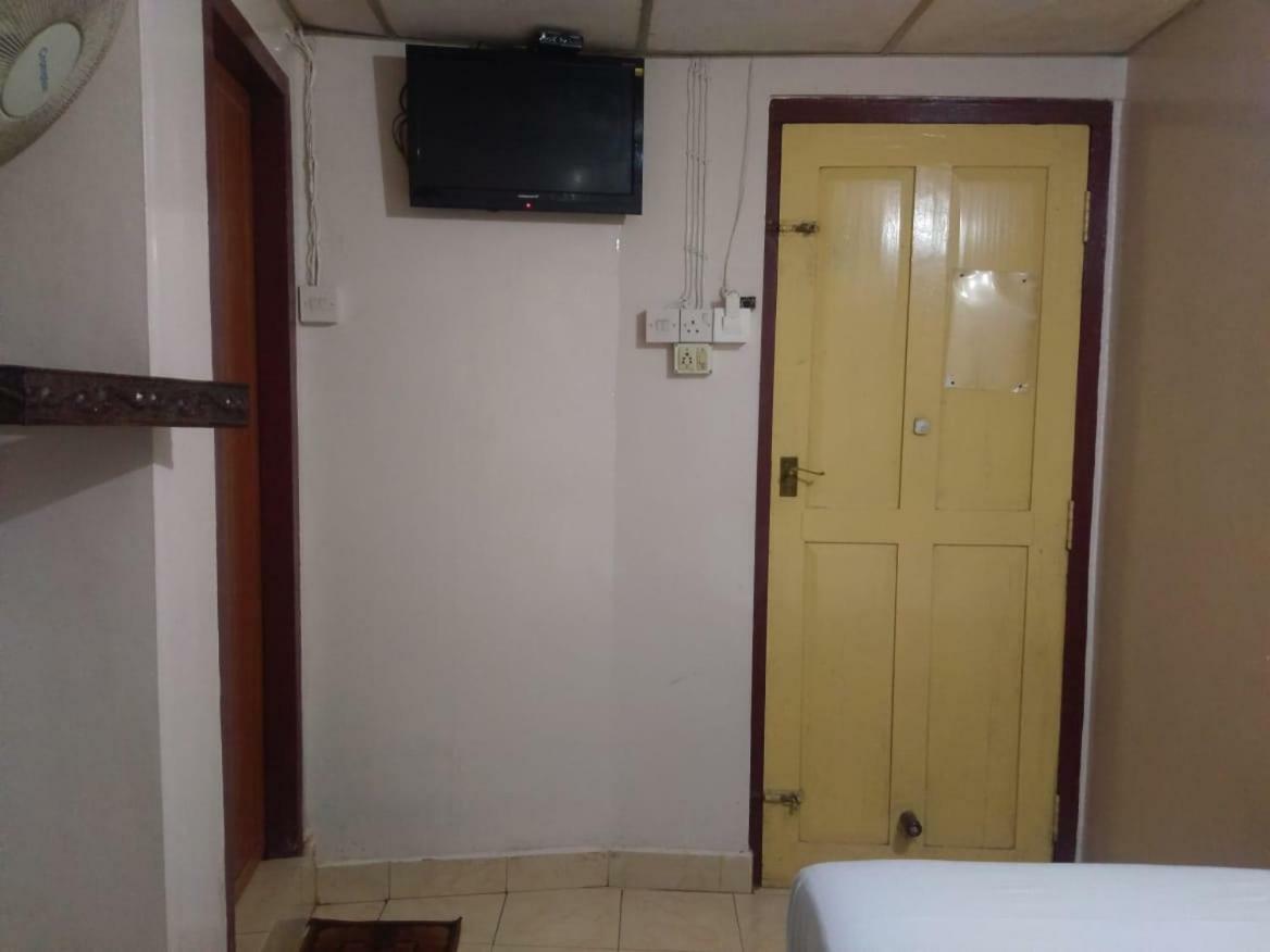 Anandan Tourist Home Varkala Esterno foto