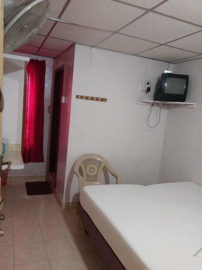 Anandan Tourist Home Varkala Esterno foto