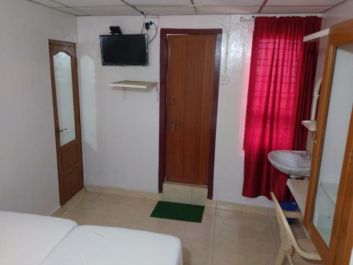 Anandan Tourist Home Varkala Esterno foto