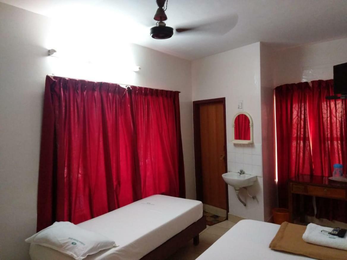 Anandan Tourist Home Varkala Esterno foto