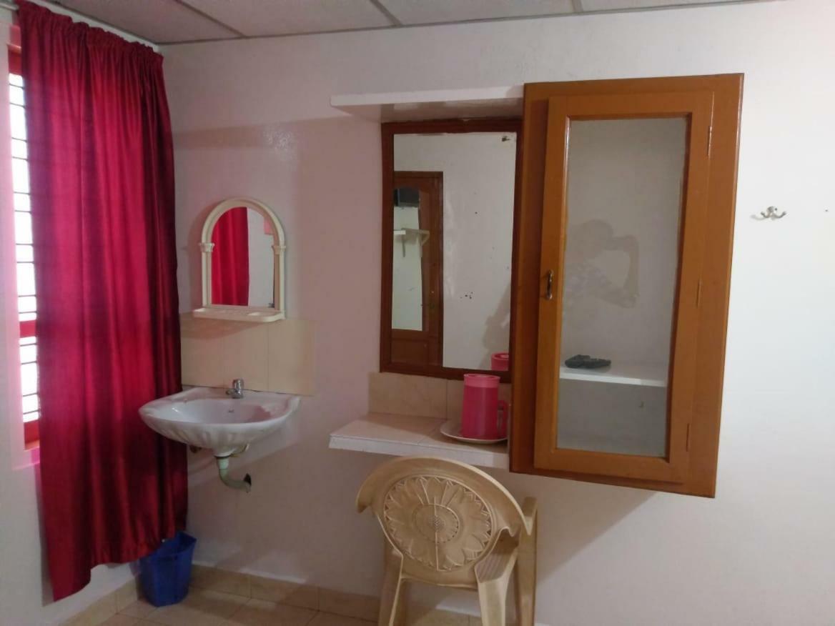Anandan Tourist Home Varkala Esterno foto