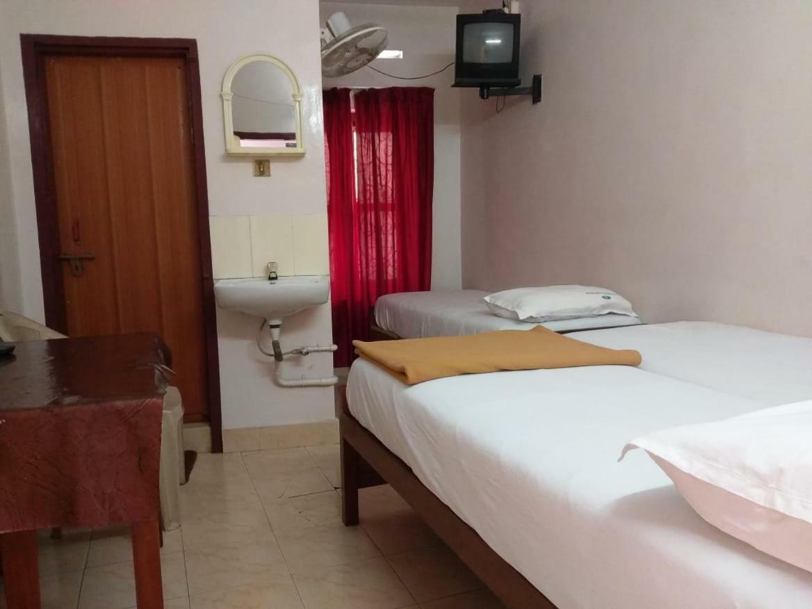 Anandan Tourist Home Varkala Esterno foto