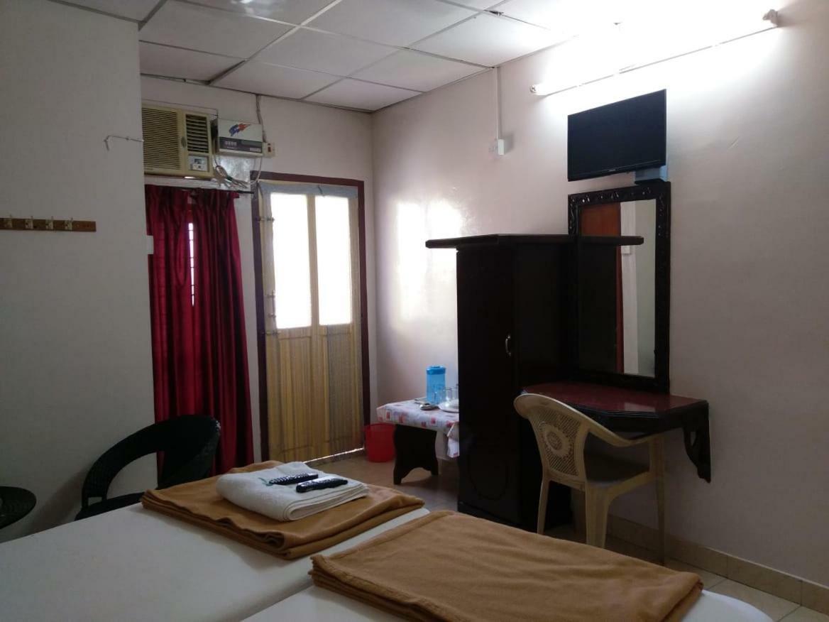 Anandan Tourist Home Varkala Esterno foto