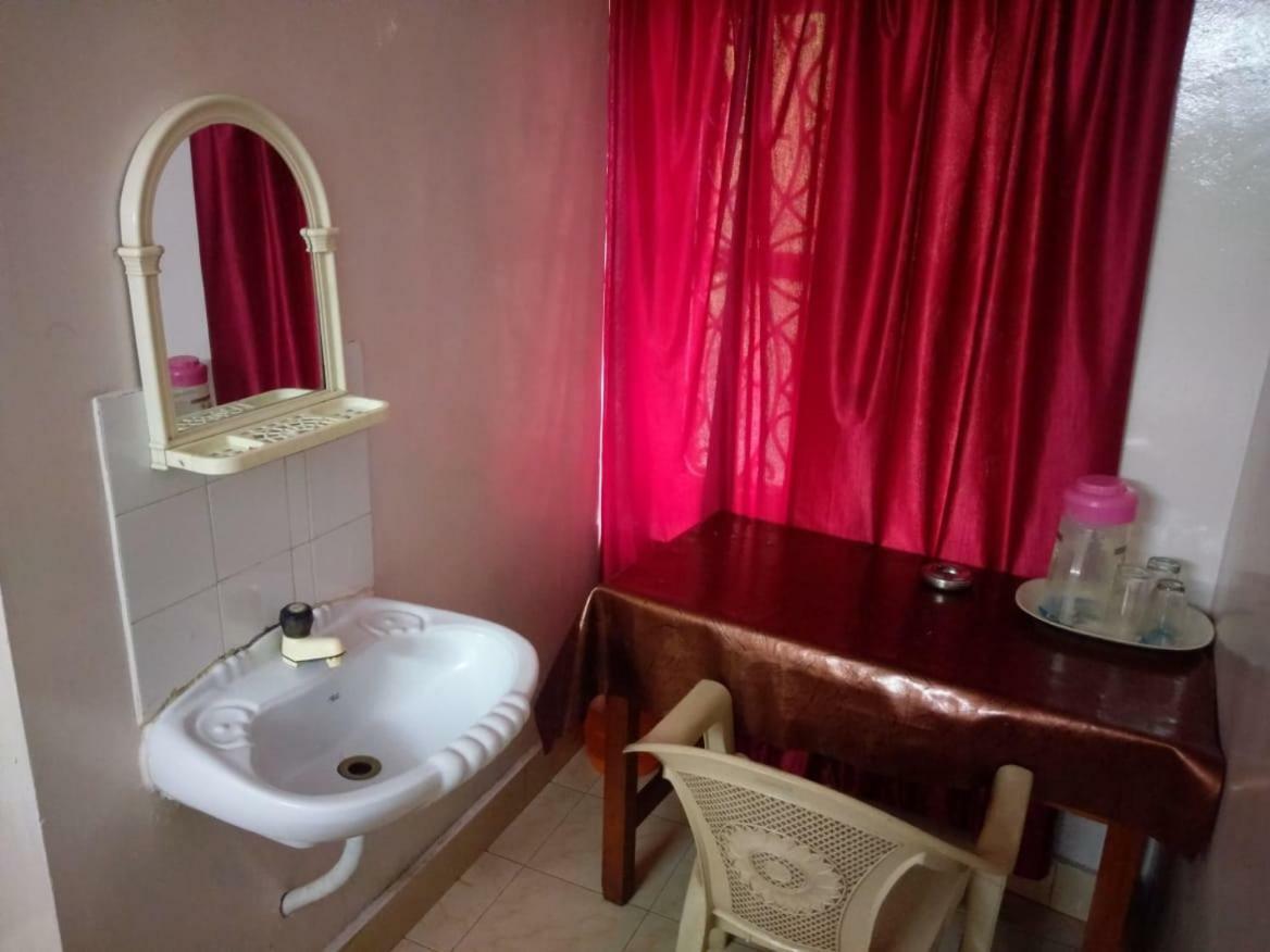 Anandan Tourist Home Varkala Esterno foto